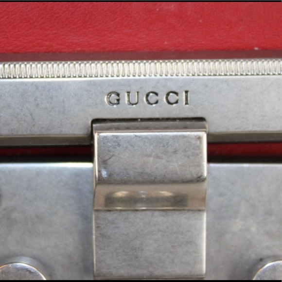 *SOLD* 🍓🦟 GUCCI PADLOCK BAG! - Picture 7 of 11